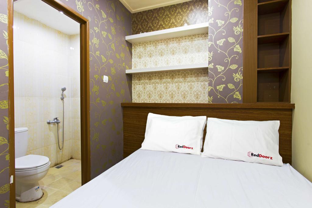Reddoorz @ Tebet Asem Baris Hotel Jakarta Exterior photo