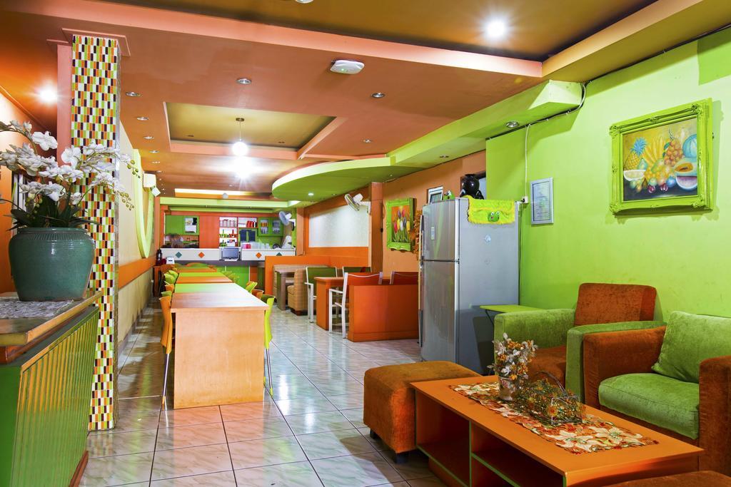 Reddoorz @ Tebet Asem Baris Hotel Jakarta Exterior photo